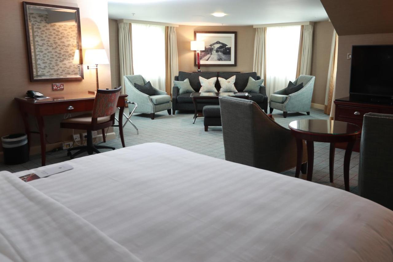 Junior Turret Suite,1225449293:JPEG